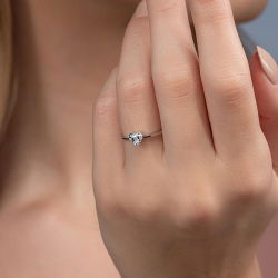 0,01 Karat Pırlanta Kalp Efektli Tektaş Yüzük - 5