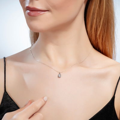 0,07 Karat Baget Pırlanta Kolye - Pare Pırlanta