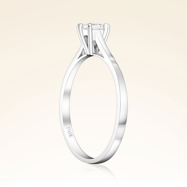 0,18 Karat Prenses Kesim Tektaş Pırlanta Yüzük - Pare Pırlanta