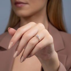 0,18 Karat Prenses Kesim Tektaş Pırlanta Yüzük - 4