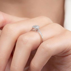 0,19 Karat Kolu Taşlı Baget Pırlanta Yüzük - 7