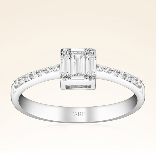 0,27 Karat Kolu Taşlı Baget Pırlanta Yüzük - Pare Pırlanta