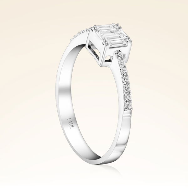 0,27 Karat Kolu Taşlı Baget Pırlanta Yüzük - Pare Pırlanta