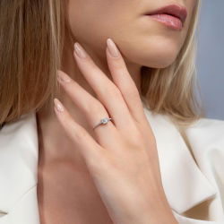 0,27 Karat Kolu Taşlı Baget Pırlanta Yüzük - 4