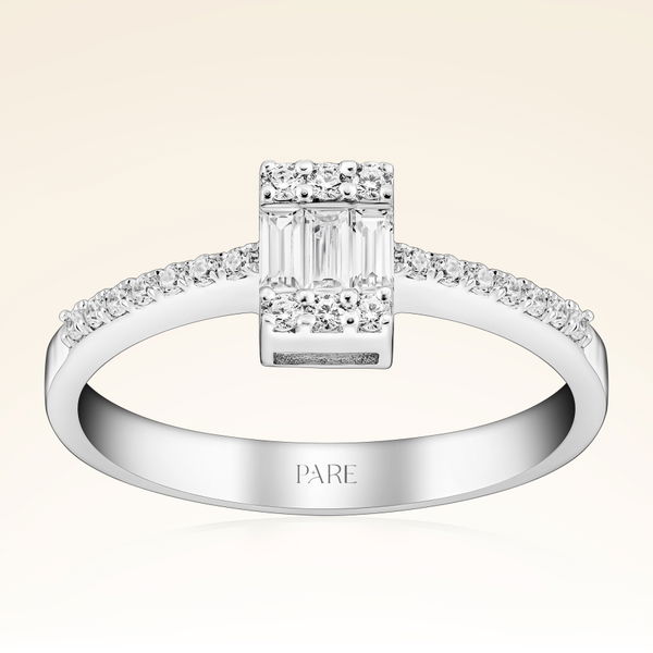 0,28 Karat Kolu Taşlı Baget Pırlanta Yüzük - Pare Pırlanta