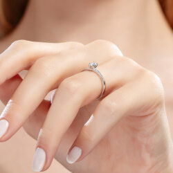 0,33 Karat Kolu Taşlı Oval Pırlanta Yüzük - 5