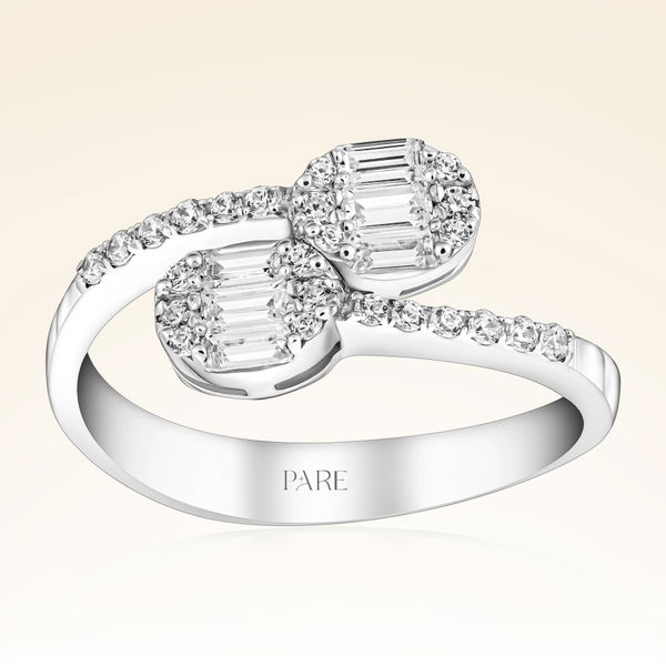 0,44 Karat Kolu Taşlı Baget Pırlanta Yüzük - Pare Pırlanta