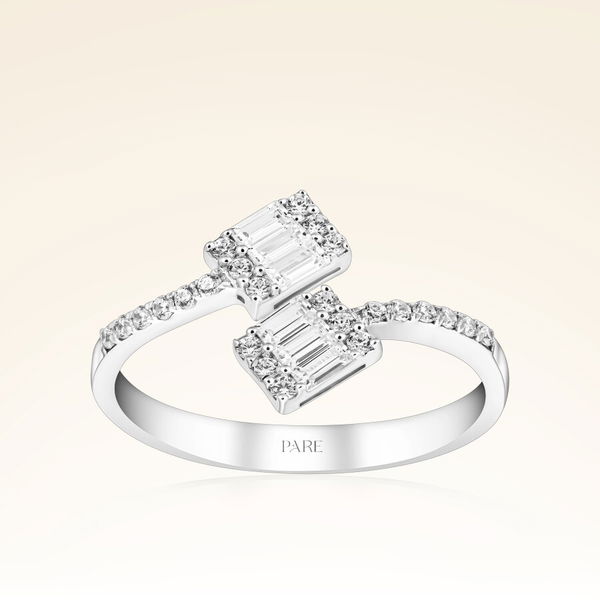 0,49 Karat Kolu Taşlı Baget Pırlanta Yüzük - Pare Pırlanta