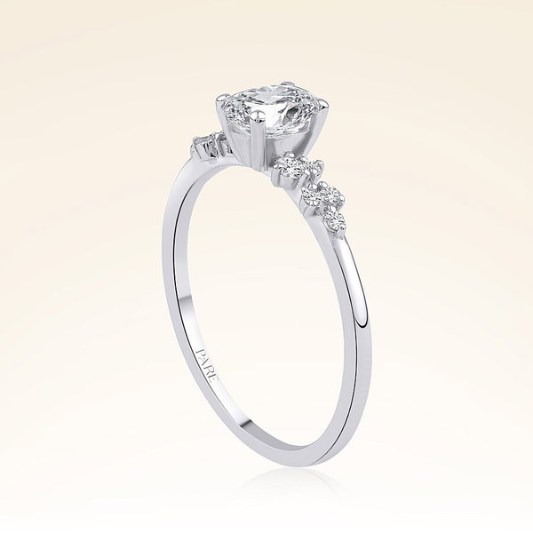 0,70 Karat Pırlanta Fantezi Oval Beyaz Topaz Yüzük - Pare Pırlanta