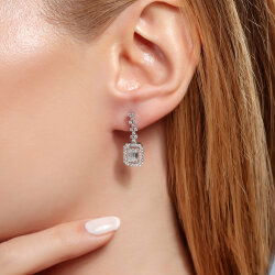  0,88 Karat Pırlantalı Baget Küpe - 2