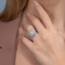 1,05 Karat Kolu Taşlı Baget Pırlanta Yüzük - 4