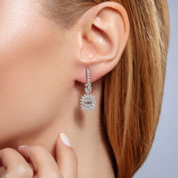 1,40 Karat Pırlantalı Baget Küpe - 2