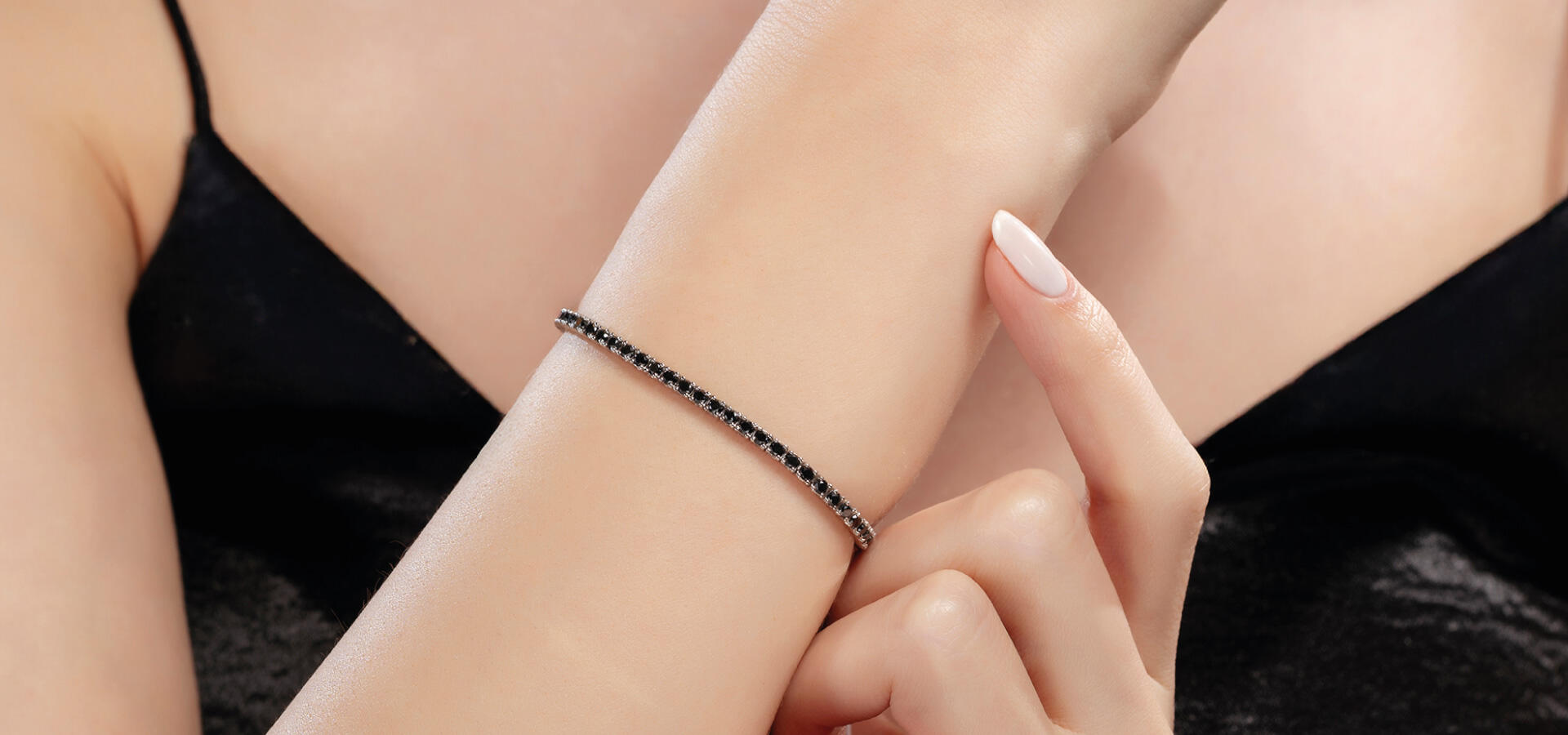 Siyah Pırlanta Nedir? Gizemli Şıklığın Yükselen Trendi