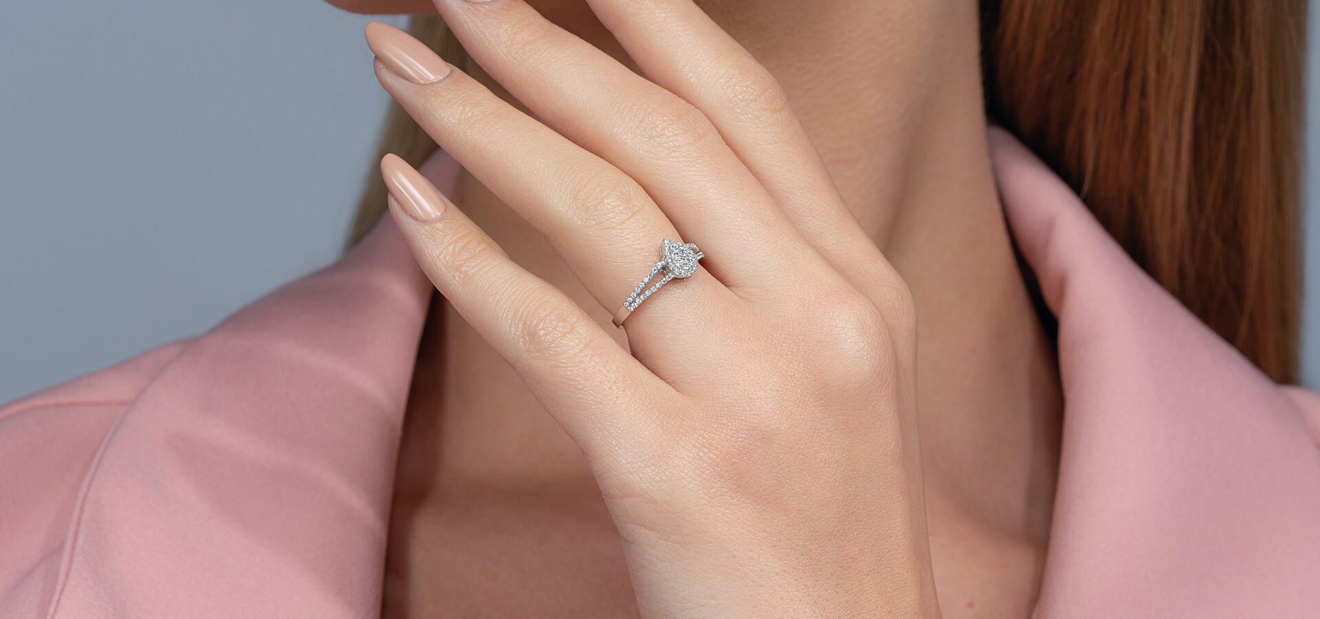 Yeni Doğum Yapan Anneye Hangi Takı Hediye Edilir?