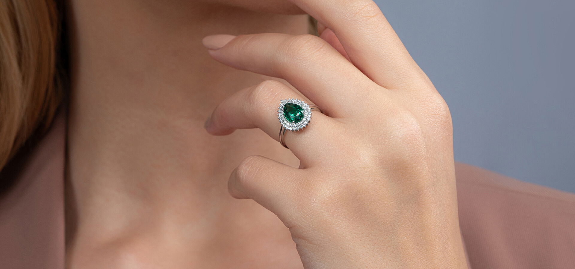 Takılarda Zümrüt Taşı: Şıklığın ve Asaletin Simgesi