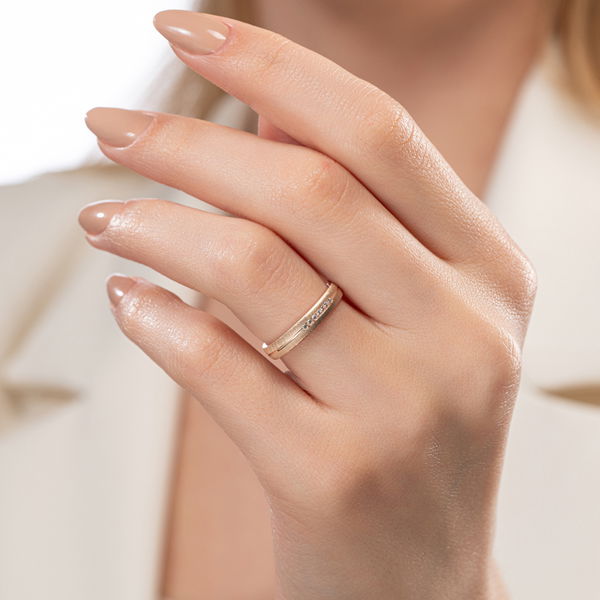 Dokulu Sıra Taşlı Kadın Alyans - Pare Pırlanta