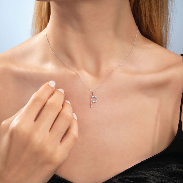P Harf Pırlantalı Kolye - Pare Pırlanta