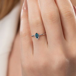 0,37 Karat Pırlantalı London Blue Topaz Yüzük - 4